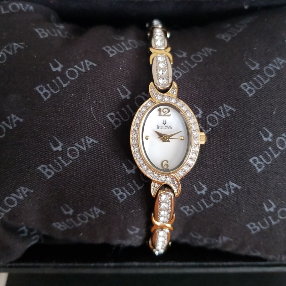 😊💕🎁BULOVA WATCH